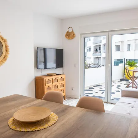 Oceanfront Fortress Vakantiehuis