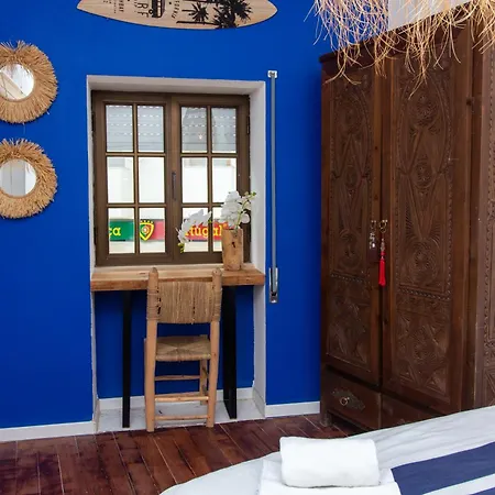 Oceanfront Fortress Prázdninový dům Armação de Pêra